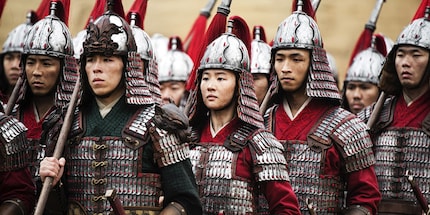 Mulan kämpft um ihren Platz in der grossen Armee, die China verteidigen soll.