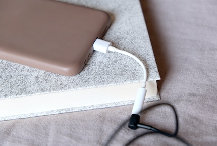 The cable for the cable: the adapter for the USB-C and 3.5 mm ports.