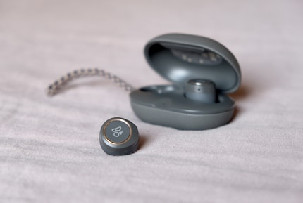 The wireless Bang & Olufsen headphones aren't only attractive, they're also elegantly presented.