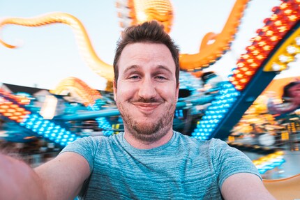 Ein perfekt fokussiertes Selfie auf einer Achterbahn. Mann, war mir schlecht danach.16mm, Blende f5, Verschlusszeit 1/100, Iso 250.