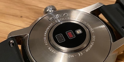The sensors measure my pulse and breathing.
