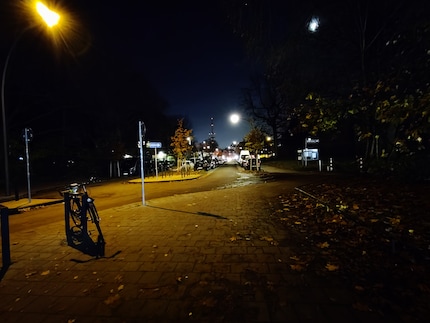 Weitwinkelkamera des OnePlus Nord bei Nacht