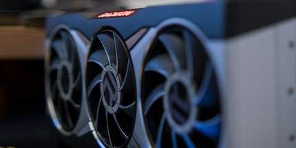 Die RX 6800 XT kann mit der RTX 3080 mithalten.