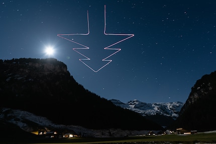Bild 2: Ein Christbaum. ISO 100 f4 85 Sekunden Belichtungszeit