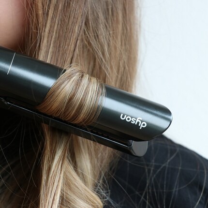 Mit dem Corrale kannst die Haare nicht nur glätten ...