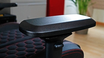 The armrest can be adjusted in four dimensions.