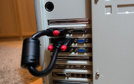 Pass-thru-Kabel von Grafikkarte zu 3D-Beschleuniger