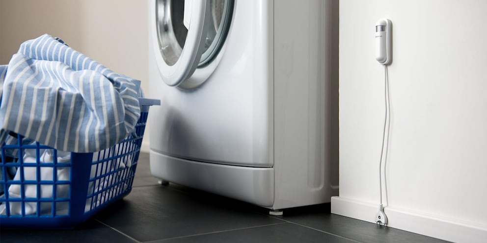 Der Wassersensor warnt dich, wenn beispielsweise deine Waschmaschine überläuft. Bildquelle: Devolo