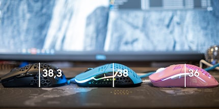 Höhe der Mäuse in Millimeter. Pink: Model O- Blau: M42 Schwarz: MM710