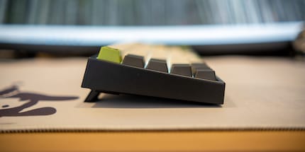 A side view: the OEM profile using different keycaps on each row is clearly visible here.