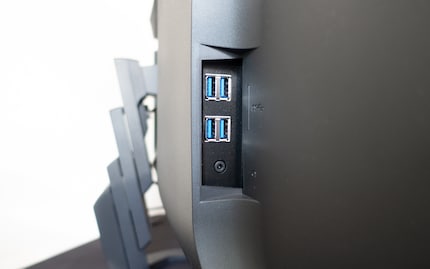 4 x USB 3.1 Gen 1 Type-A (Downstream).