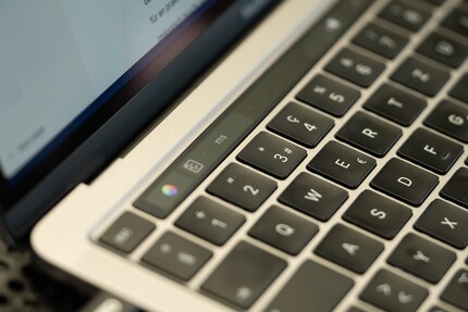 Gimmicks wie die Touchbar sind für Smoca unwichtig, viel mehr freut man sich über die Rückkehr einer anständigen Tastatur.