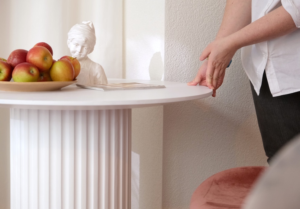 Wie der Tisch beschaffen ist, hat einen Einfluss auf dein Wärme- oder Kälteempfinden.