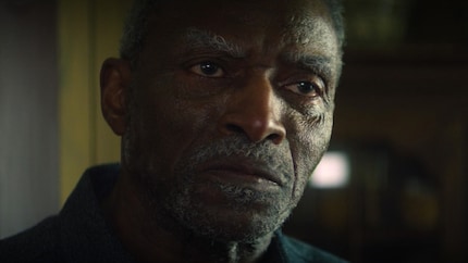 Isaiah Bradley (Carl Lumbly)