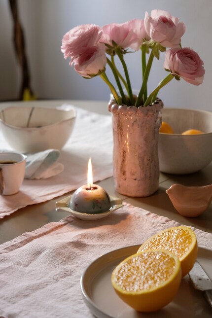 I’ve been satisfying my hunger for «eye candy» through place mats lately.