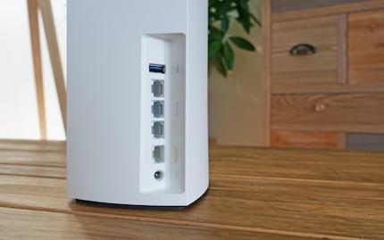RJ45 WAN (Gigabit), 3 x RJ45 LAN (Gigabit) und USB 3.0 Type A