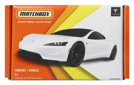 Tesla Roadster in der plastikfreien Verpackung.