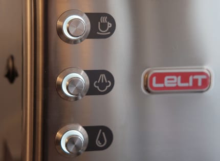 Die Knöpfe der Lelit: Kaffee, Dampf und Wasser