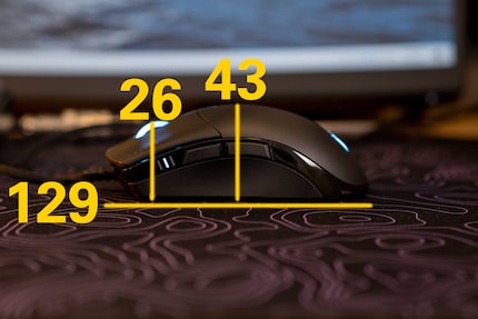Masse der Sabre RGB Pro in Millimeter.