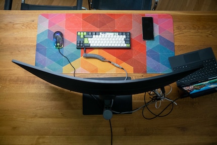 The curve and 21:9 format are perfect for office work.
