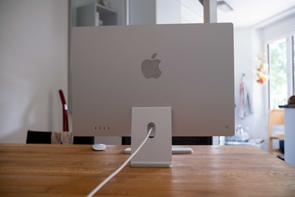 Auch die Rückseite des iMac sieht schick aus.