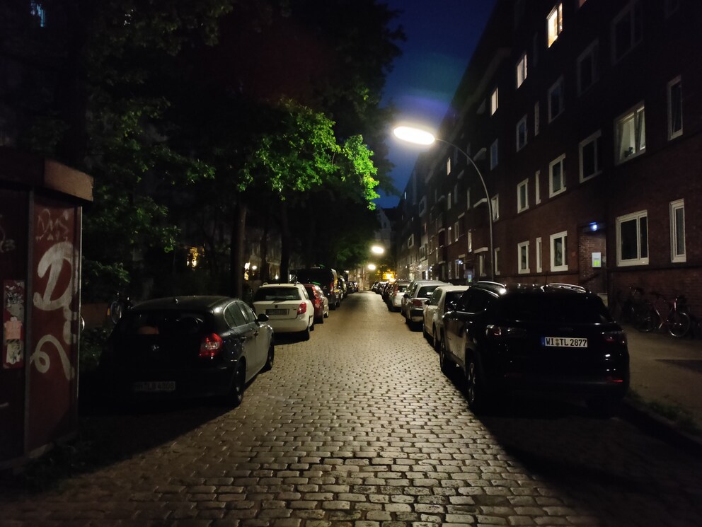 Hauptkamera bei Nacht.