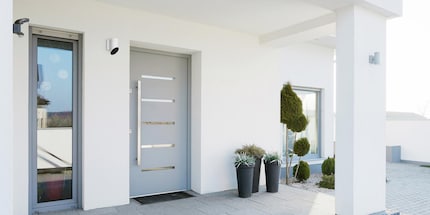 Die Aussenkamera von Somfy soll äusserst robust sein und hochaufgelöste Bilder zeigen. Bildquelle: baulinks.de