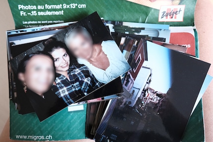 Beim hinteren Bild gibt's natürlich den obligaten Finger über der Linse.