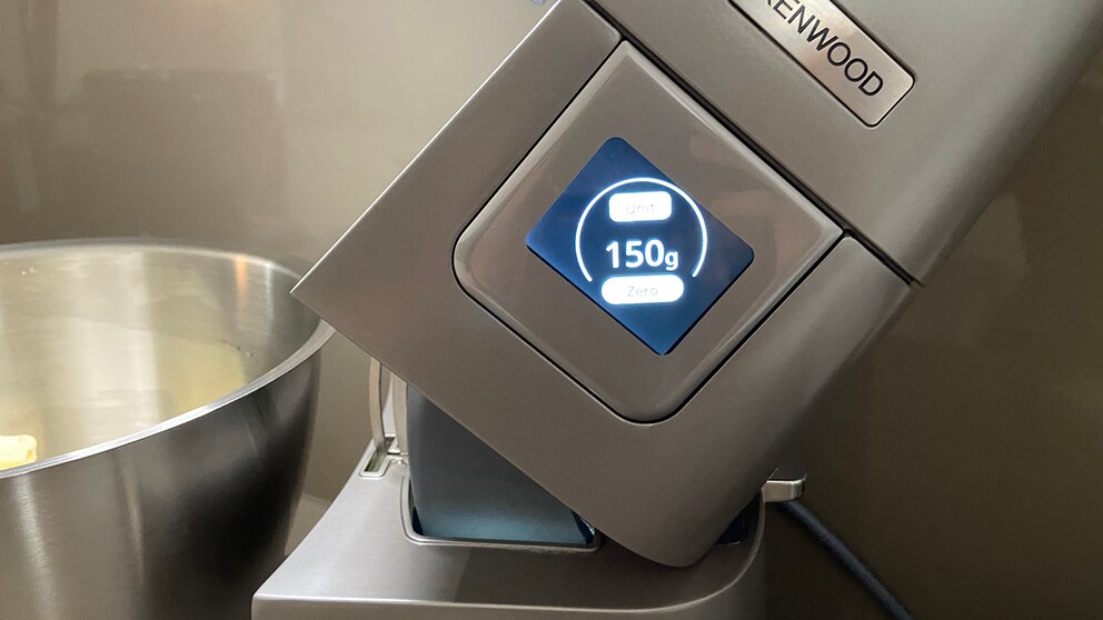 Mit einem Wisch nach rechts gelange ich auf dem Touchscreen zur integrierten Waage.