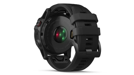 Die Rückseite der Garmin Fenix 5x Plus.