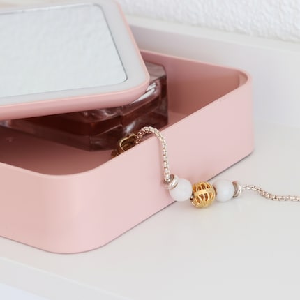 The beauty case is great for keeping small things like jewellery.