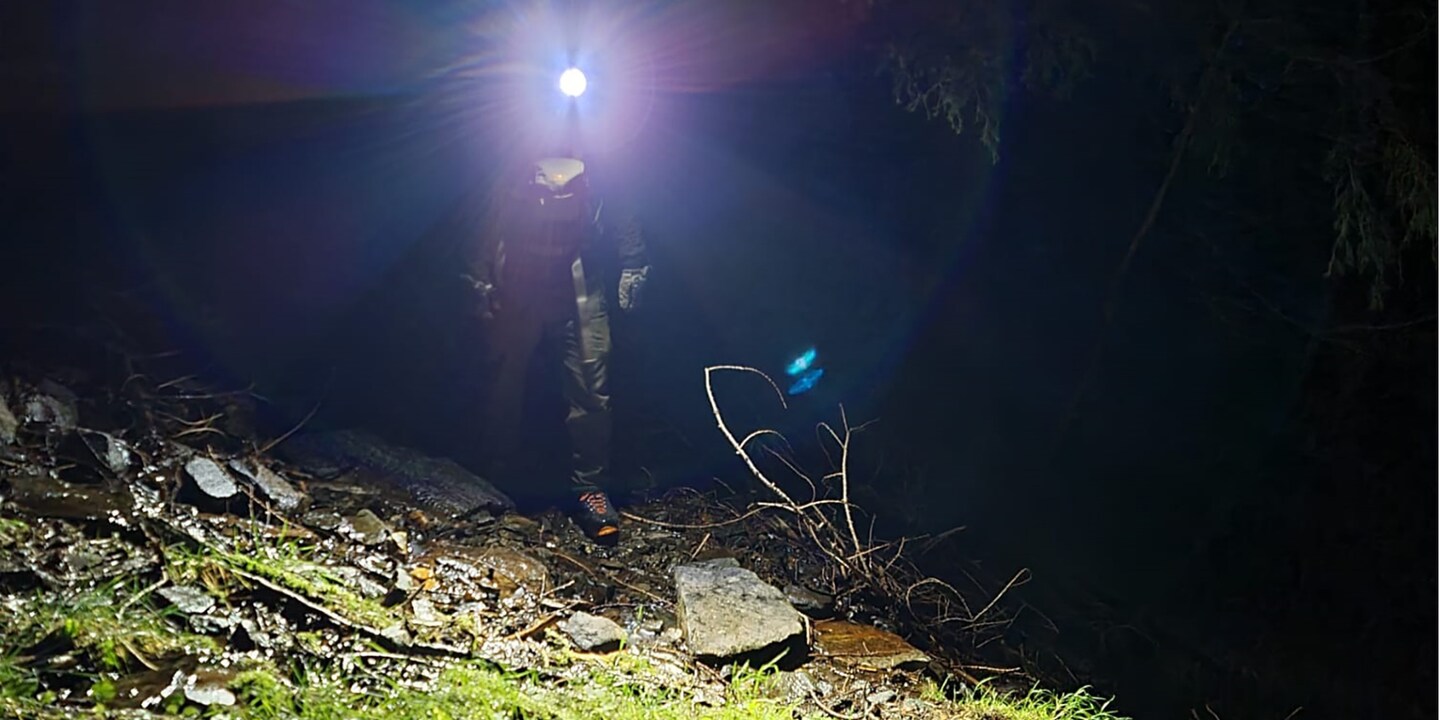 Petzl Swift RL macht die Nacht zum Tag und denkt dabei mit