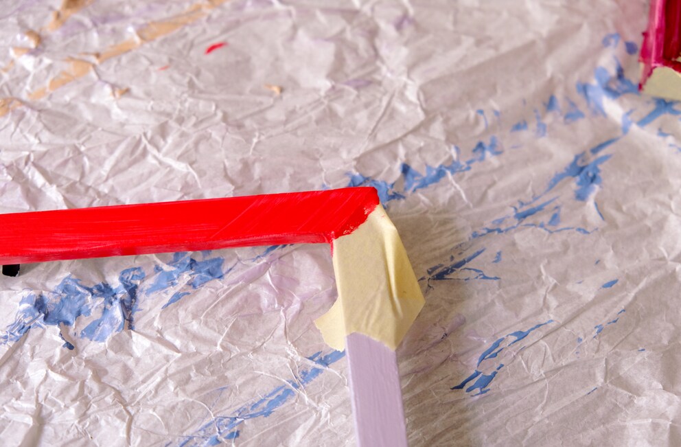 Acrylfarbe ist kräftig und einfach zu handhaben.