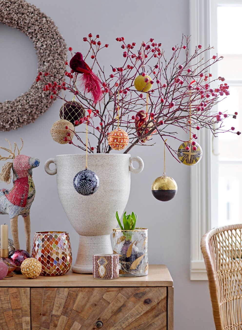 Einzelne Zweige können wie ein Christbaum dekoriert werden. Bild: Bloomingville