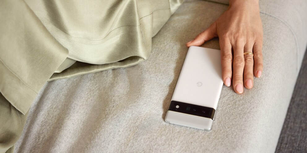Das Pixel 6 Pro in «Cloudy White»