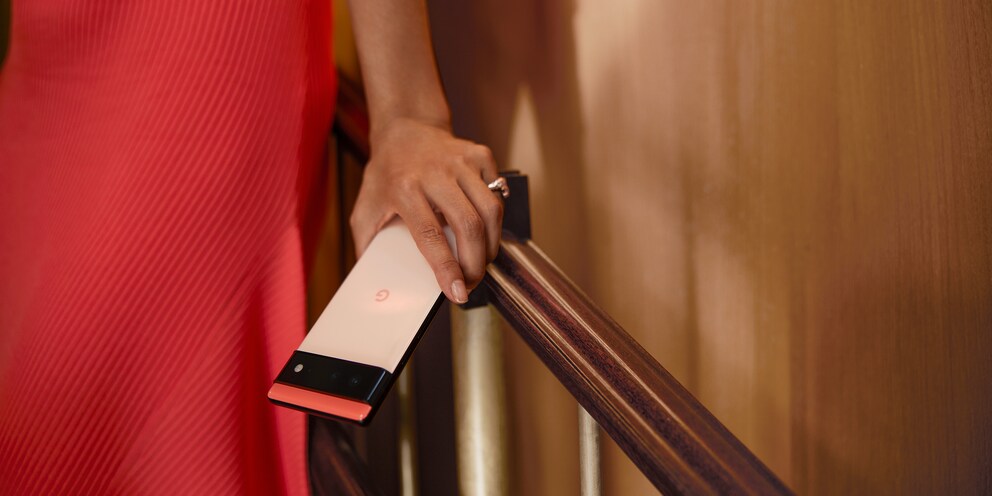 Das Pixel 6 in «Kinda Coral»