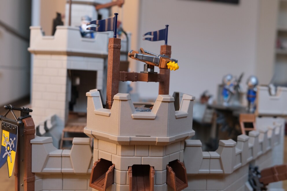 Was wäre eine Burg ohne ordentliche Abwehrwaffen? Hier die Bogenschuss-Anlage auf einem Turm.