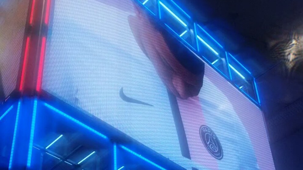 Willkommen, Konsumenten! Kylian Mbappé schwebt über den Dingen.