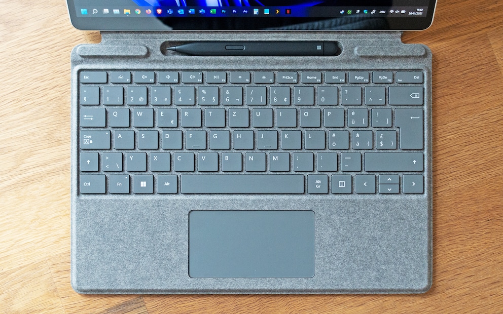 Tastatur, Display-Schutz und «Stiftgarage» in einem.