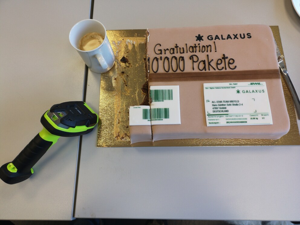 Das 10.000ste Paket wurde sowohl in Krefeld gefeiert...