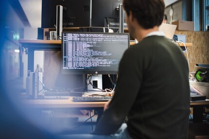 Zeilen voller Code. So sieht es aus, wenn ein Mini-Computer aufgestartet wird.