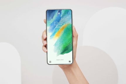Großes Display mit kleinem Loch für die Frontkamera.