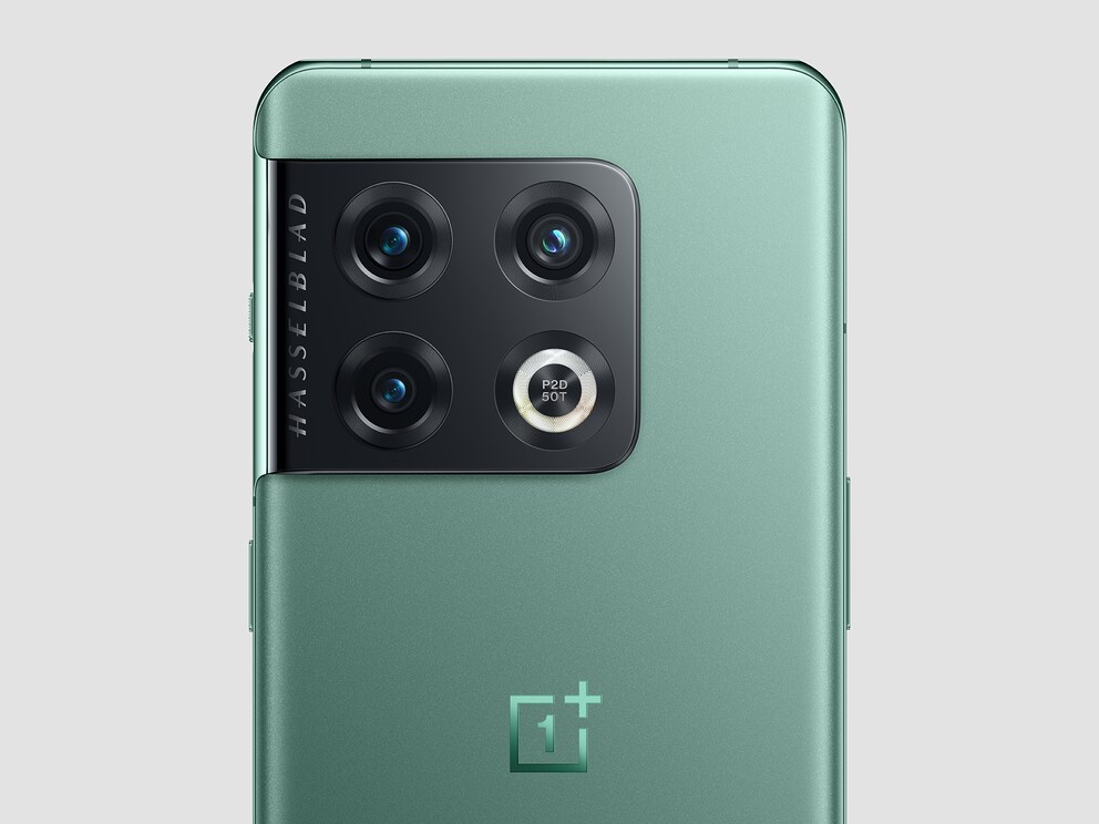 Die drei Kameras auf der Rückseite des grünen OnePlus 10 Pro.