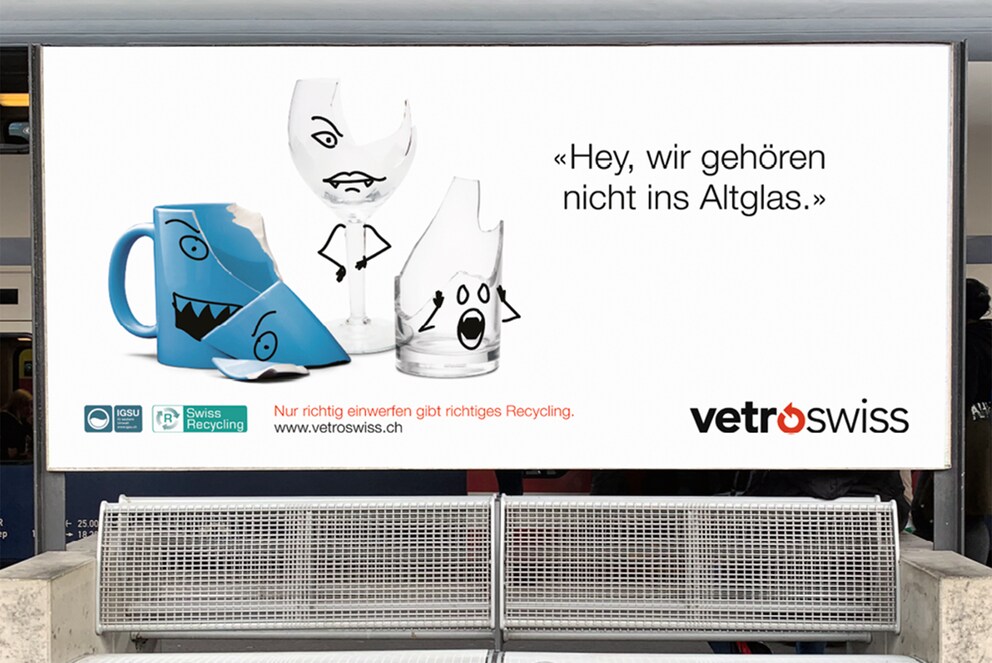 «Hey, we don’t belong in the glass disposal». Image: Digicom Digitale Media AG