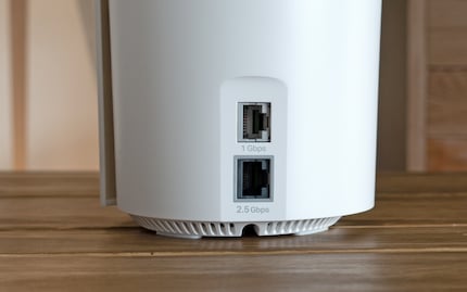 The router has two RJ45 ports – one offers up to 2.5 Gbps, the other is a Gigabit port.