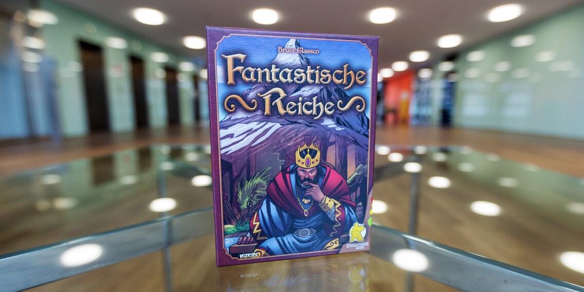 Fantastische Reiche: ein Kartenspiel mit Suchtfaktor