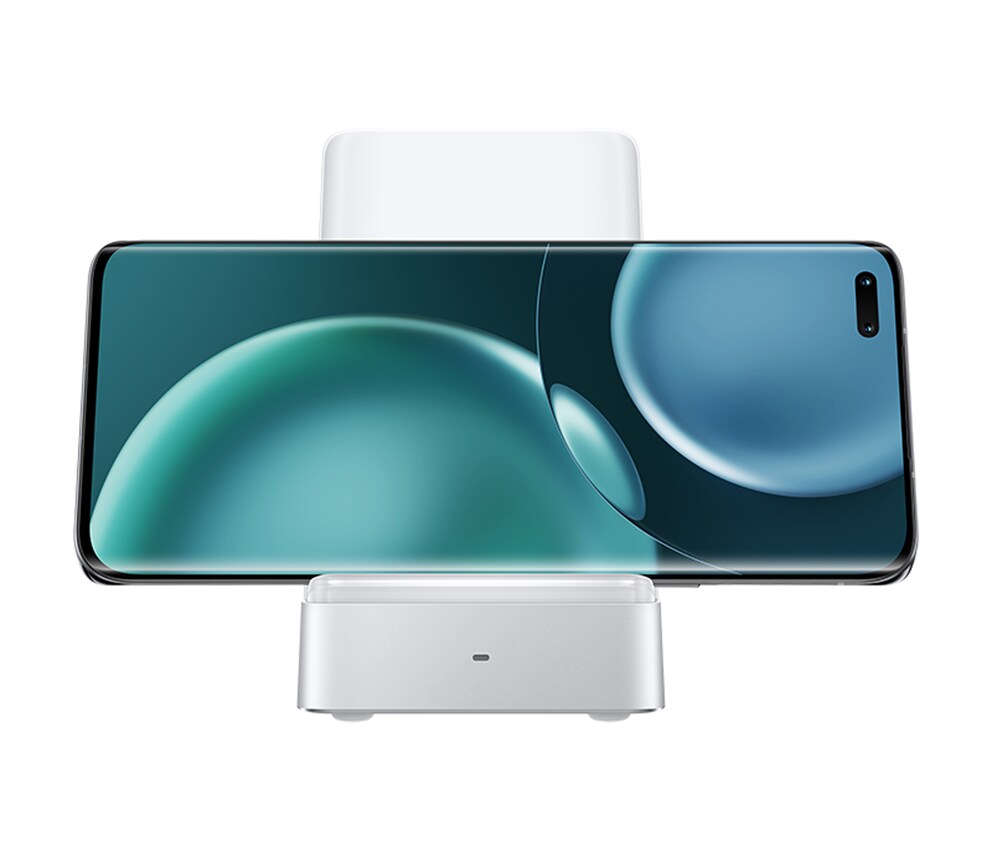 Das Honor Magic 4 auf dem SuperCharge Wireless Charger.
