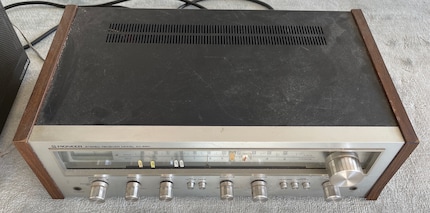 Eigentlich sieht der Pioneer SX-550 schön aus. Nur jetzt gerade nicht.