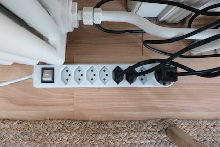 Meine Stecker-Situation im Homeoffice.