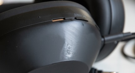 Je nach Lichteinfall sind Fingerabdrücke sehr gut zu sehen.